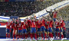 三亿体育体育登录入口-荷兰选手激动庆祝历史性胜利