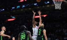 三亿体育体育在线-凯尔特人主场对阵独行，双方交锋火爆升级引发舆论关注的简单介绍