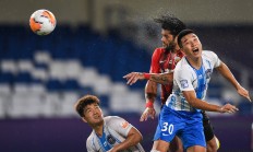 三亿体育体育新闻-上海上港遭遇天津泰达的强劲阻击