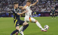 包含捷克取胜苏格兰：欧洲国家间比赛的激动人心之战的词条