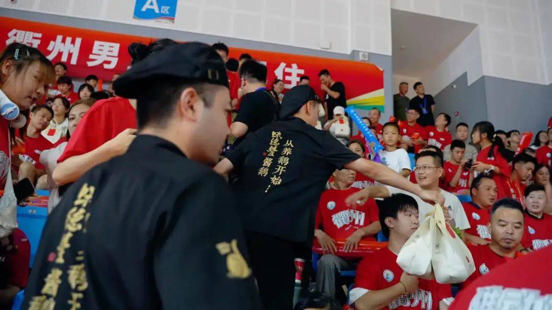 包含竞技激烈，比赛场面将为球迷带来无限惊喜的词条