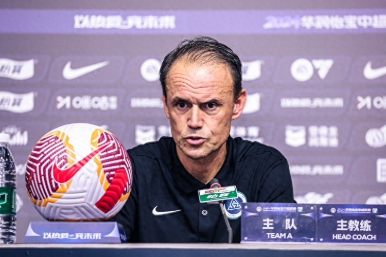 深圳队主场大败，遭遇连续失利的简单介绍