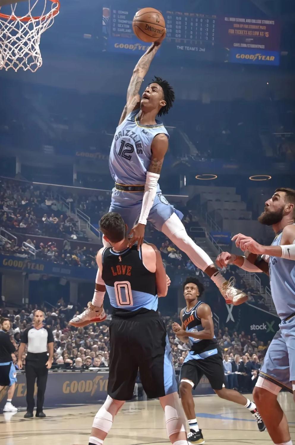 爵士客场擒灰熊,强势取胜 爵士客场擒灰熊,强势取胜