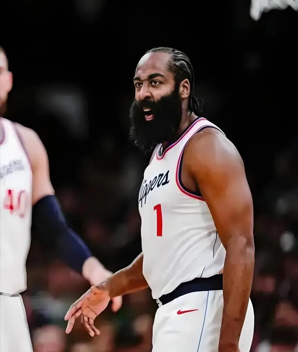 勇士惨败爵士,哈登投篮命中率低 勇士惨败爵士,哈登投篮命中率低