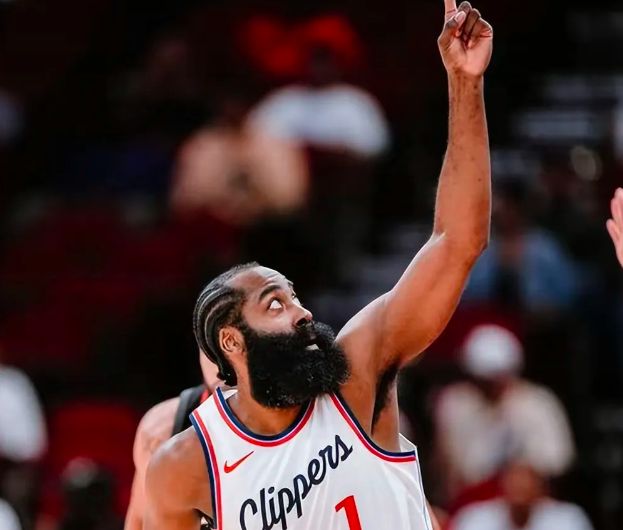 勇士惨败爵士,哈登投篮命中率低 勇士惨败爵士,哈登投篮命中率低