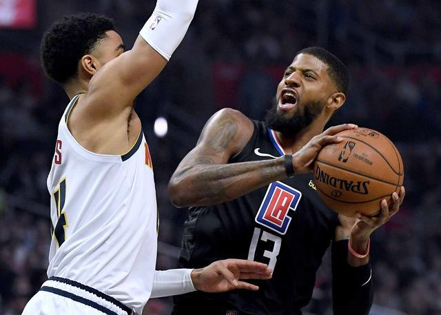 雄鹿轻取快船,米切尔贡献30分 雄鹿轻取快船,米切尔贡献30分