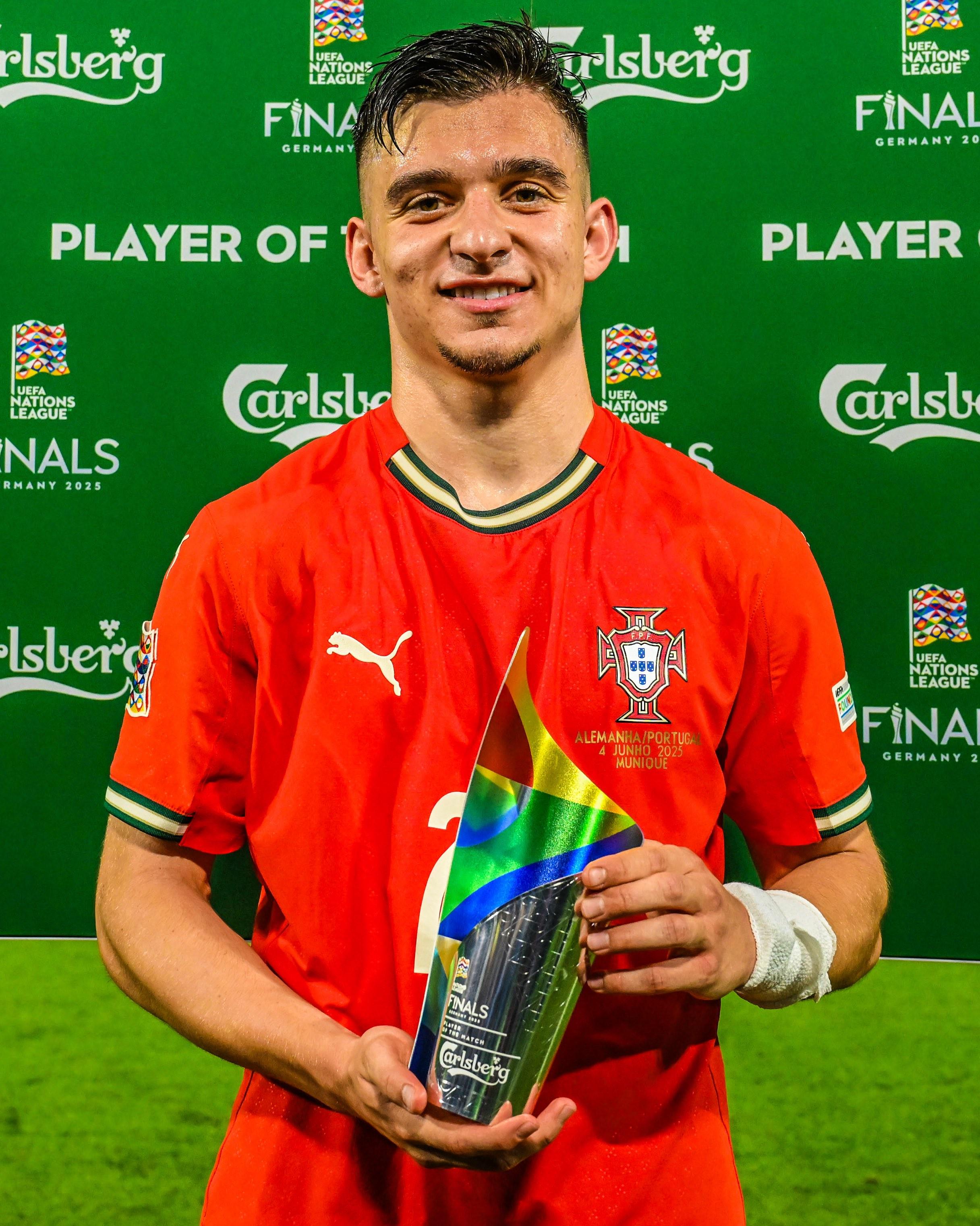 葡萄牙球员荣获年度最佳运动员